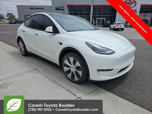 Pearl White Multi-Coat 2023 Tesla Model Y Long Range Dual Motor All-Wheel Drive