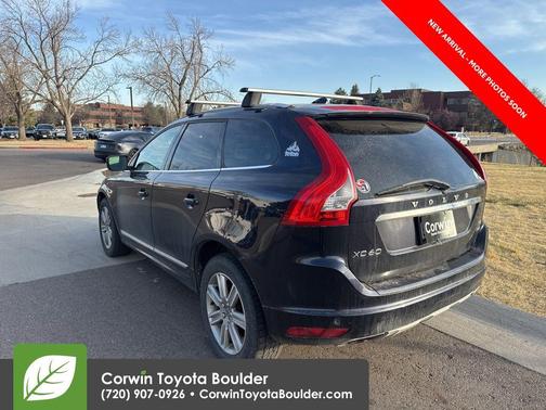 Magic Blue Metallic 2017 Volvo XC60 T5 Inscription