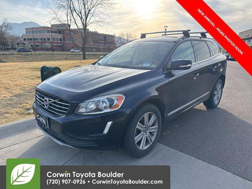 Magic Blue Metallic 2017 Volvo XC60 T5 Inscription