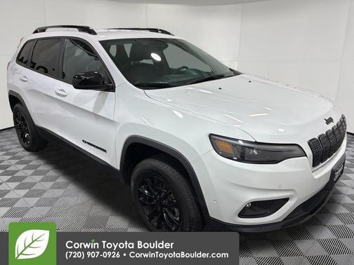 Bright White Clearcoat 2023 Jeep Cherokee Altitude
