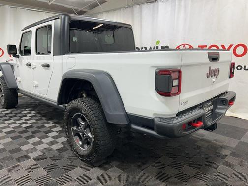 Bright White Clearcoat 2021 Jeep Gladiator Rubicon