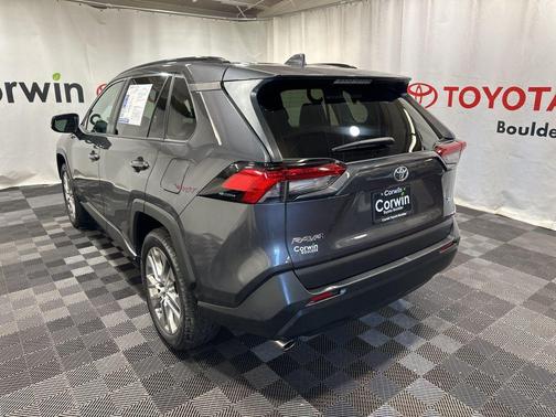 2020 Toyota RAV4 XLE Premium