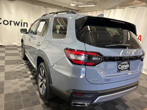 2025 Honda Pilot Touring 8-Passenger