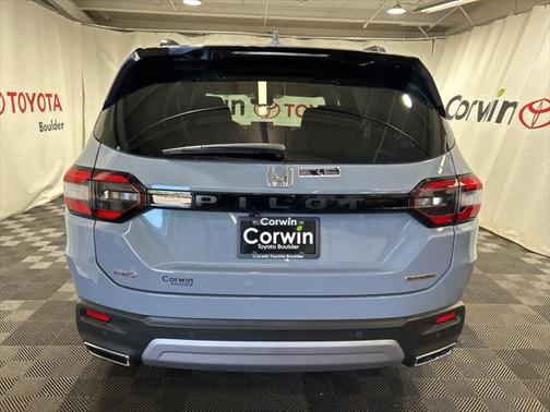 2025 Honda Pilot Touring 8-Passenger