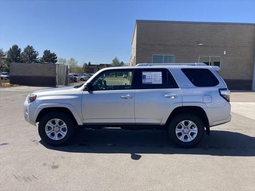 Classic Silver Metallic 2018 Toyota 4Runner SR5 Premium