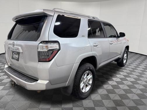 Classic Silver Metallic 2018 Toyota 4Runner SR5 Premium