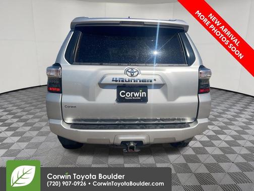 Classic Silver Metallic 2018 Toyota 4Runner SR5 Premium