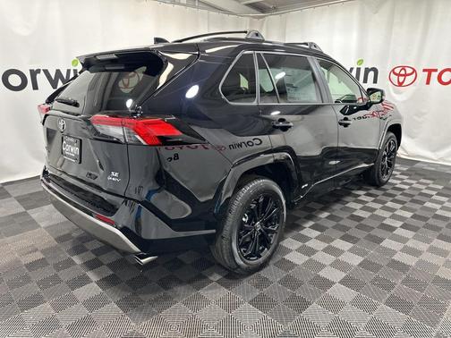 2025 Toyota RAV4 Hybrid SE