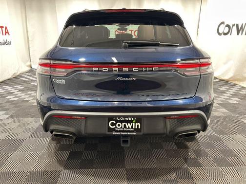 2022 Porsche Macan Base