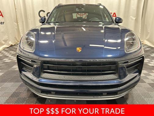2022 Porsche Macan Base