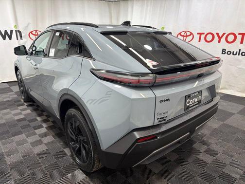 Gray 2026 Toyota C-HR SE