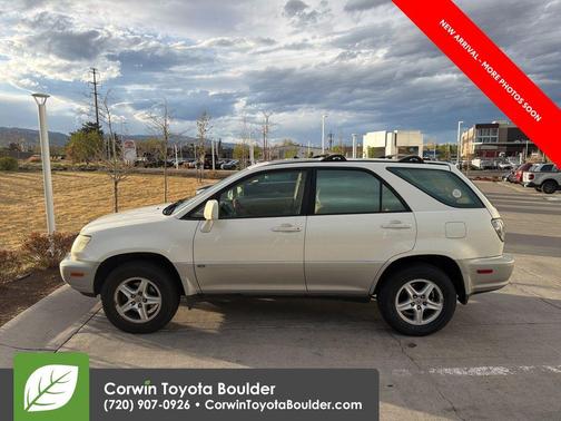 Crystal White 2002 Lexus RX 300 Base