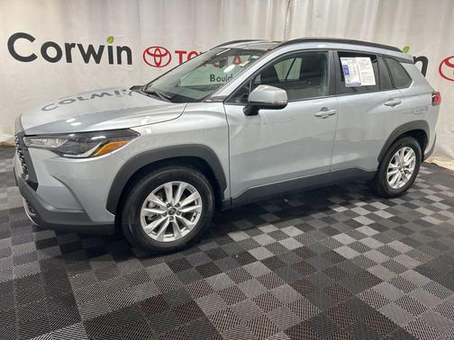 2024 Toyota Corolla Cross LE