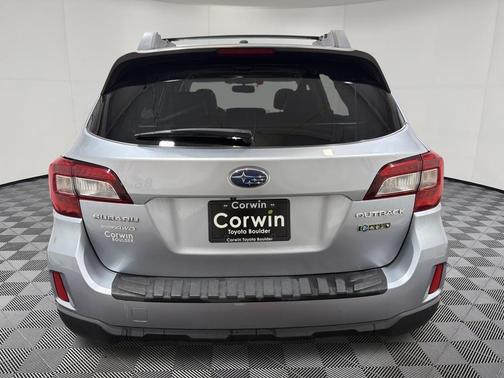 Ice Silver Metallic 2015 Subaru Outback 2.5i Limited