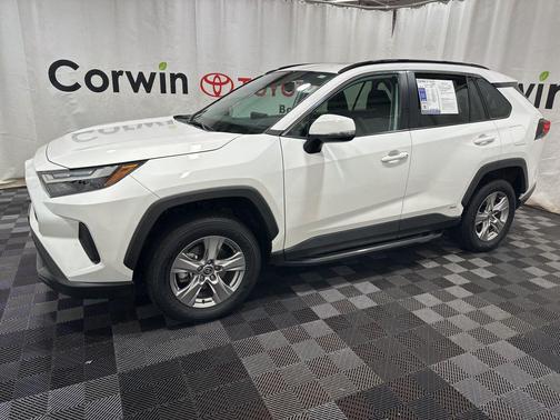 2022 Toyota RAV4 Hybrid XLE