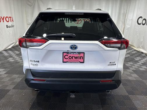 2022 Toyota RAV4 Hybrid XLE