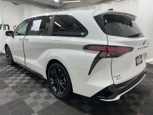 2025 Toyota Sienna XSE 7 Passenger