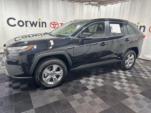 2025 Toyota RAV4 Hybrid XLE