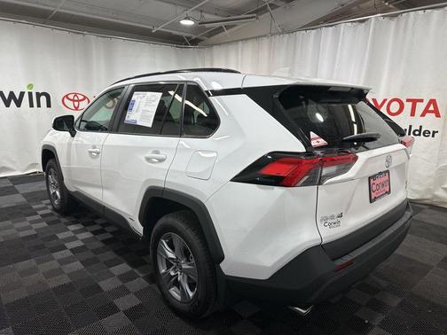 2025 Toyota RAV4 Hybrid XLE