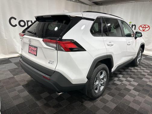 2025 Toyota RAV4 Hybrid XLE