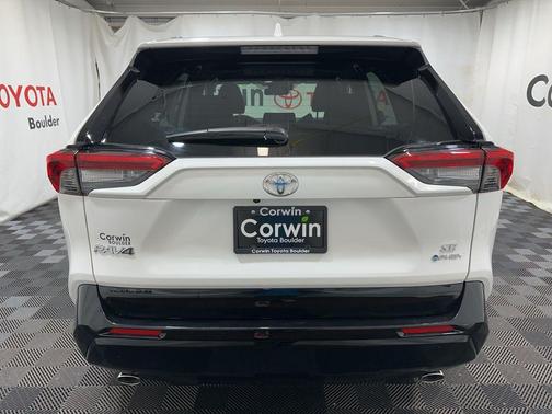 2025 Toyota RAV4 Hybrid SE