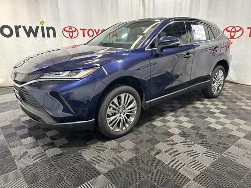 2023 Toyota Venza LE