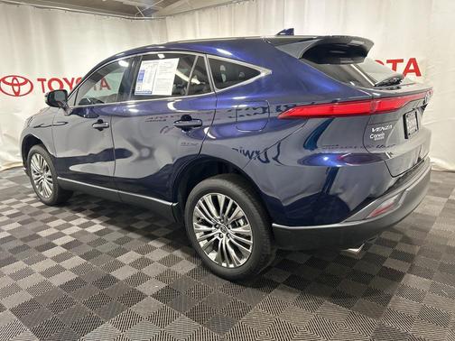 2023 Toyota Venza LE