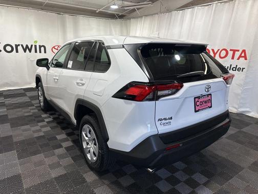 2025 Toyota RAV4 LE