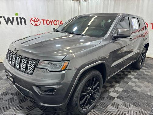 Granite Crystal Metallic Clearcoat 2020 Jeep Grand Cherokee Altitude