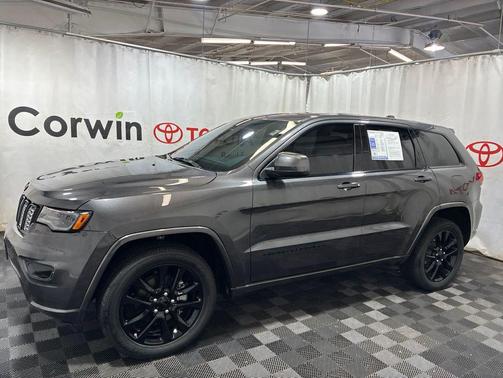 Granite Crystal Metallic Clearcoat 2020 Jeep Grand Cherokee Altitude