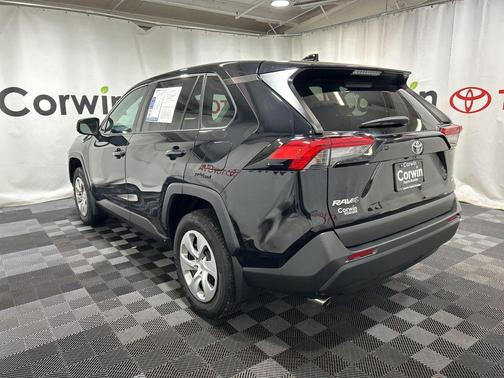 2022 Toyota RAV4 LE