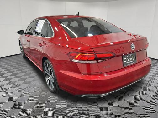Aurora Red Metallic 2020 Volkswagen Passat 2.0T SE