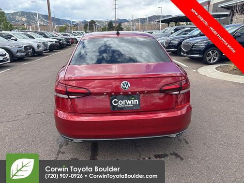 Aurora Red Metallic 2020 Volkswagen Passat 2.0T SE