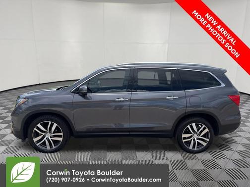Modern Steel Metallic 2018 Honda Pilot Elite