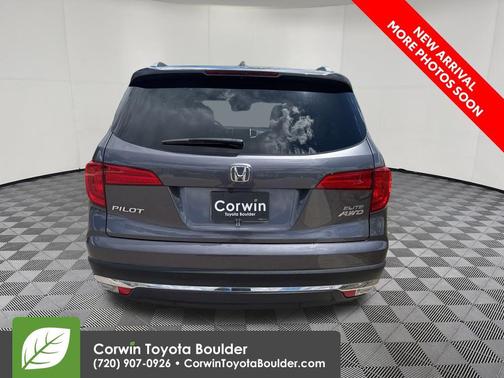 Modern Steel Metallic 2018 Honda Pilot Elite