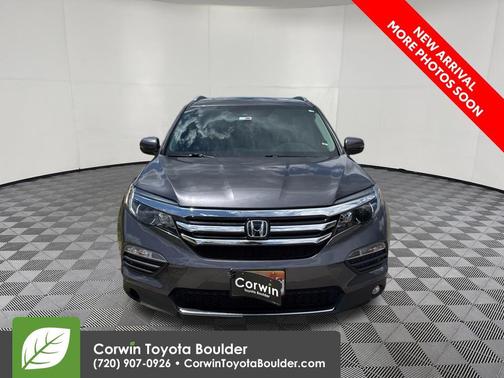Modern Steel Metallic 2018 Honda Pilot Elite