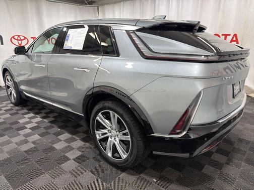 2024 Cadillac LYRIQ Tech