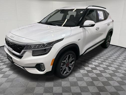 Snow White Pearl 2022 Kia Seltos SX Turbo