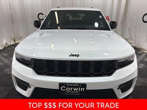 Bright White Clearcoat 2025 Jeep Grand Cherokee Altitude