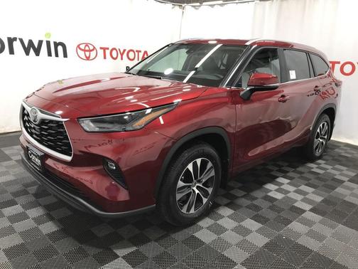 2025 Toyota Highlander XLE