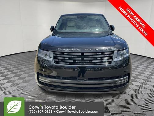 Obsidian Black SV Bespoke Ultra Metallic Gloss 2025 Land Rover Range Rover P550e Autobiography