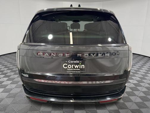 Obsidian Black SV Bespoke Ultra Metallic Gloss 2025 Land Rover Range Rover P550e Autobiography