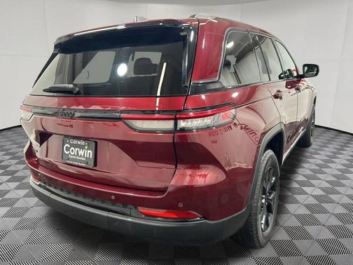 Velvet Red Pearlcoat 2024 Jeep Grand Cherokee Altitude