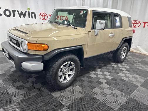 2014 Toyota FJ Cruiser Base