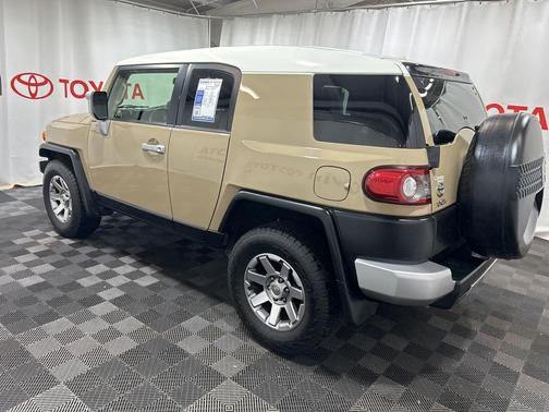 2014 Toyota FJ Cruiser Base