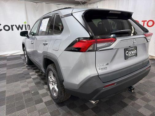 Silver Sky Metallic 2022 Toyota RAV4 XLE