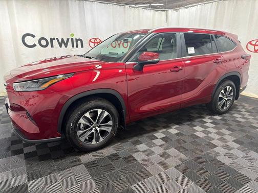 Ruby Flare Pearl 2026 Toyota Highlander XLE