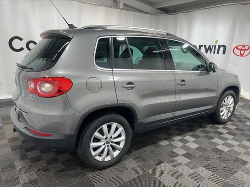 2011 Volkswagen Tiguan SE