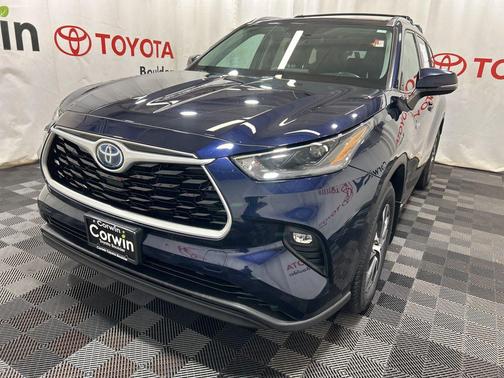2021 Toyota Highlander Hybrid XLE