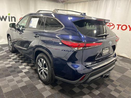 2021 Toyota Highlander Hybrid XLE